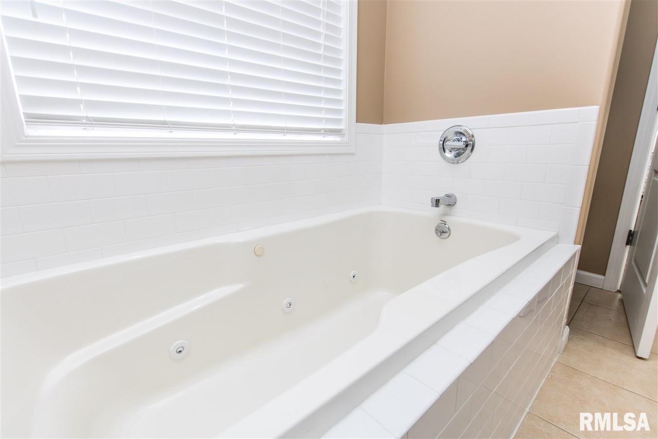 809 Patricia Street Washington, IL 61571 - Photo 18 of 36 Gallery Image 18