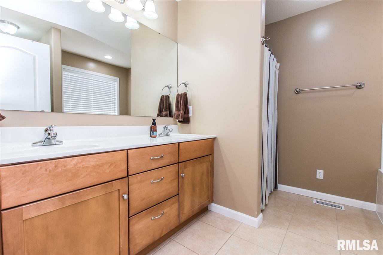 809 Patricia Street Washington, IL 61571 - Photo 19 of 36 Gallery Image 19