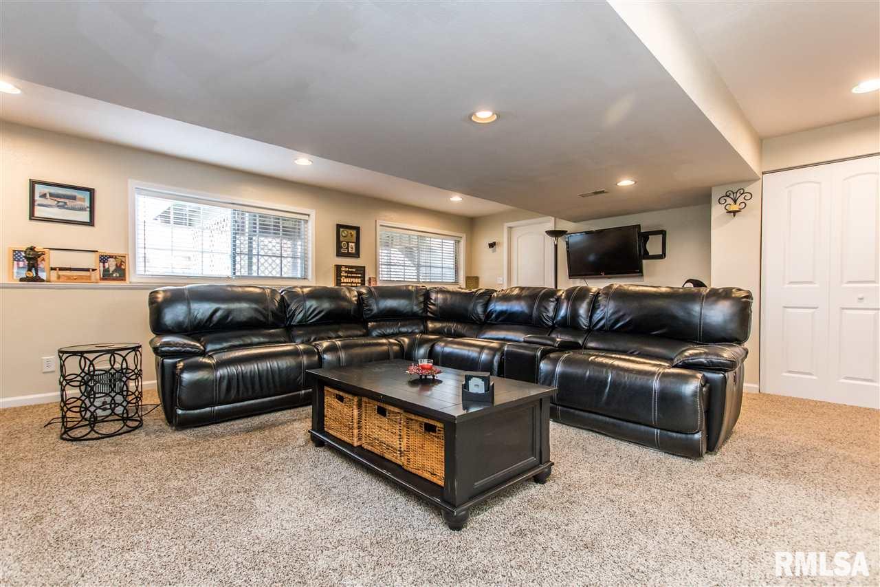 809 Patricia Street Washington, IL 61571 - Photo 31 of 36 Gallery Image 31