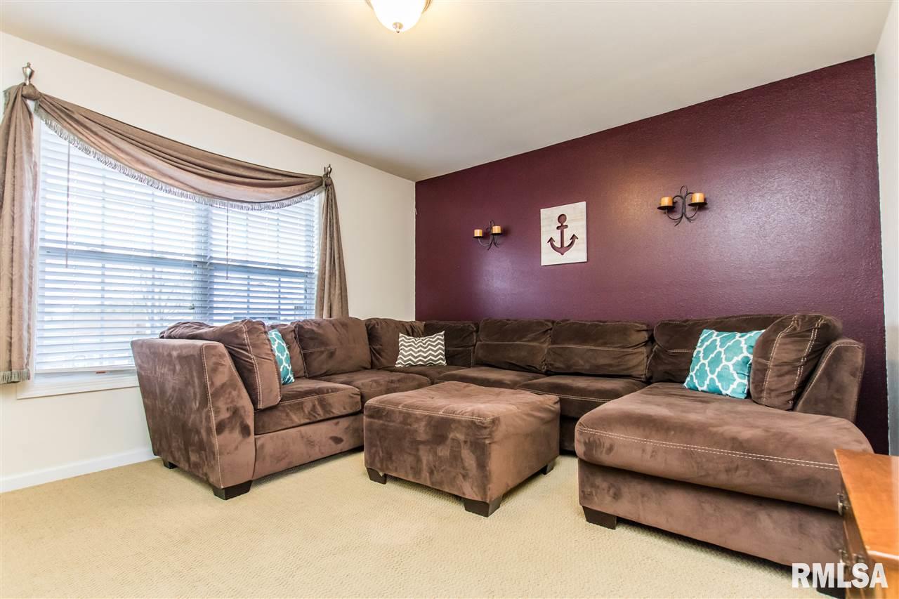 809 Patricia Street Washington, IL 61571 - Photo 4 of 36 Gallery Image 4
