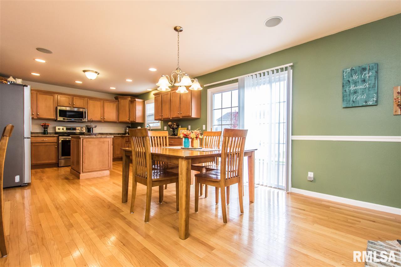 809 Patricia Street Washington, IL 61571 - Photo 5 of 36 Gallery Image 5