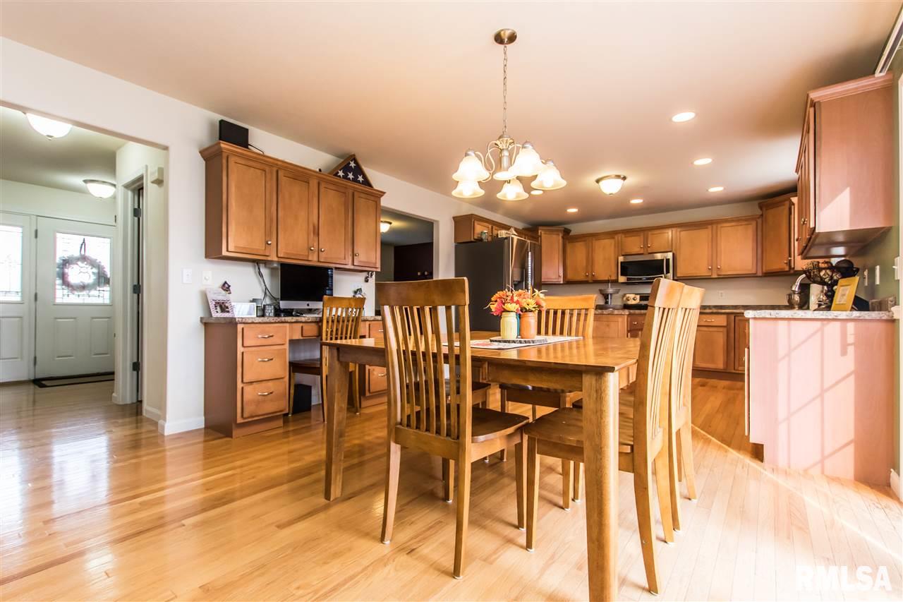 809 Patricia Street Washington, IL 61571 - Photo 6 of 36 Gallery Image 6