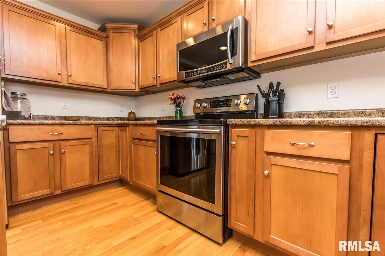 809 Patricia Street Washington, IL 61571 - Photo 10 of 36 Gallery Image 10