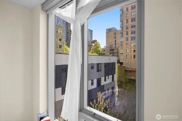 $485,000 | 800 Columbia Street, Unit 808, Seattle, WA 98104