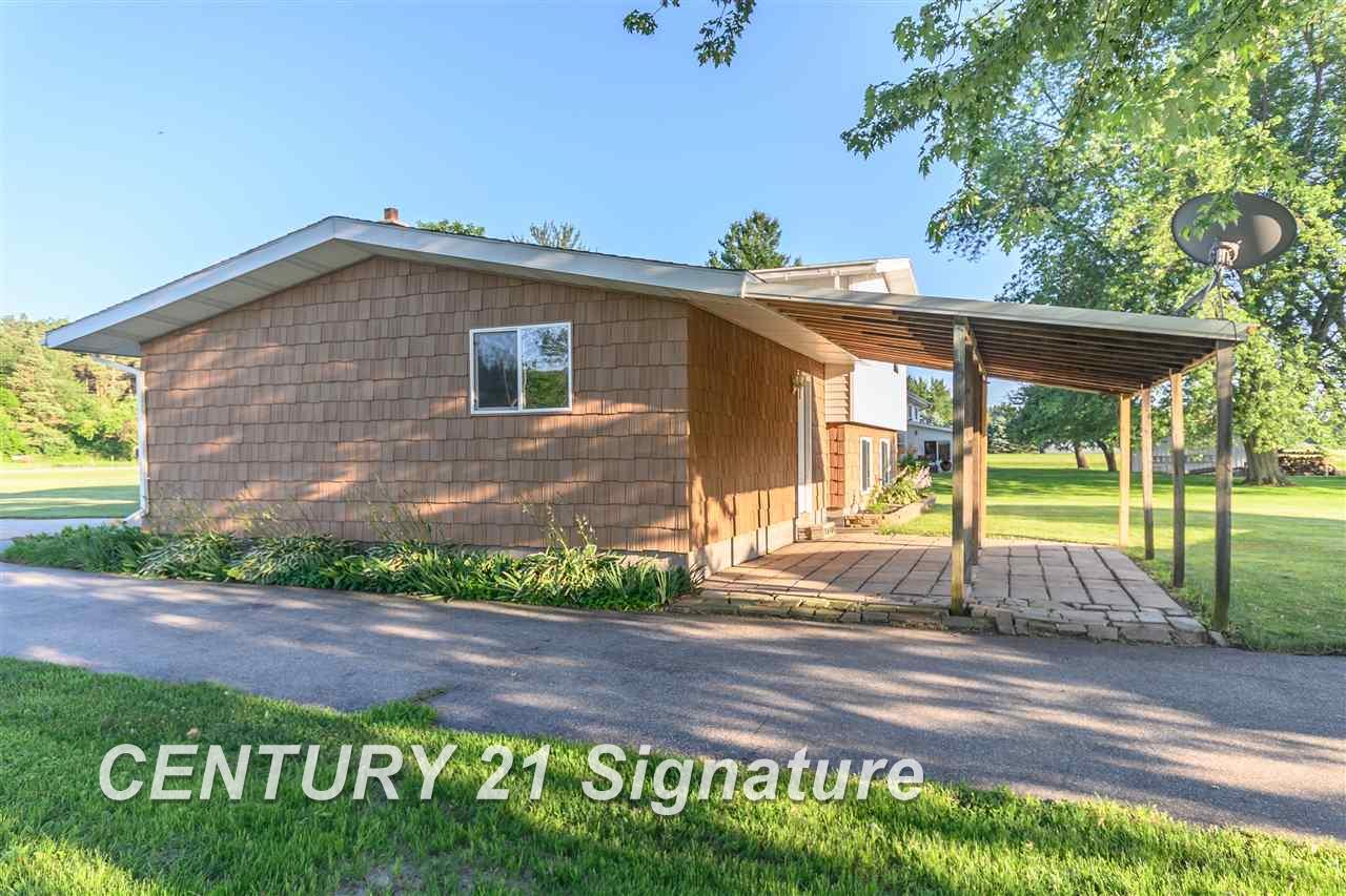 2296 South Nine Mile Road Kawkawlin, MI 48631 - Photo 4 of 18