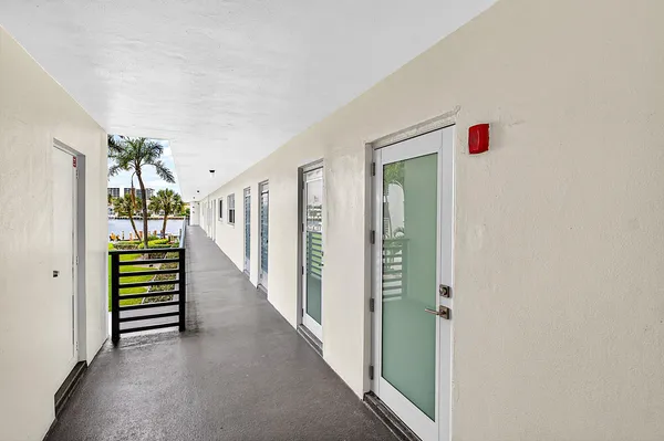 $3,950 | 3351 Spanish Trail, Unit 212, Delray Beach, FL 33483