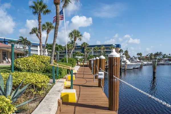 $3,950 | 3351 Spanish Trail, Unit 212, Delray Beach, FL 33483