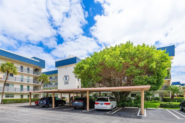 $3,950 | 3351 Spanish Trail, Unit 212, Delray Beach, FL 33483