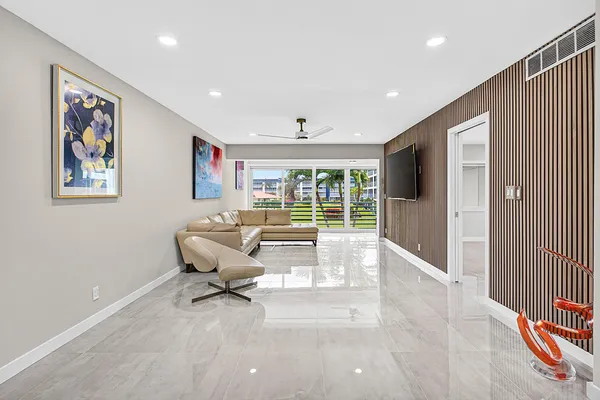 $3,950 | 3351 Spanish Trail, Unit 212, Delray Beach, FL 33483