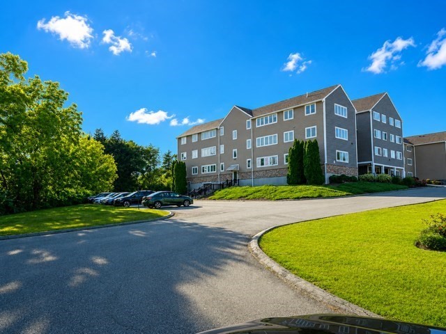 36 Dunham Road, Unit 110 Beverly, MA 01915 - Photo 3 of 4 Gallery Image 3