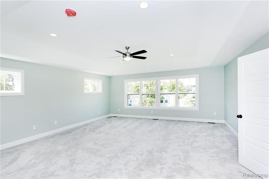 4102 Devon Road Royal Oak, MI 48073 - Photo 18 of 33