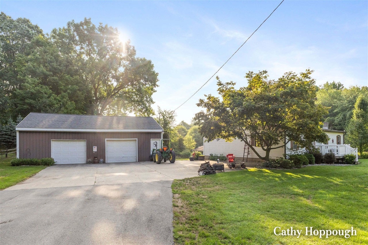 858 Kellogg Road Ionia, MI 48846 - Photo 2 of 27 Gallery Image 2