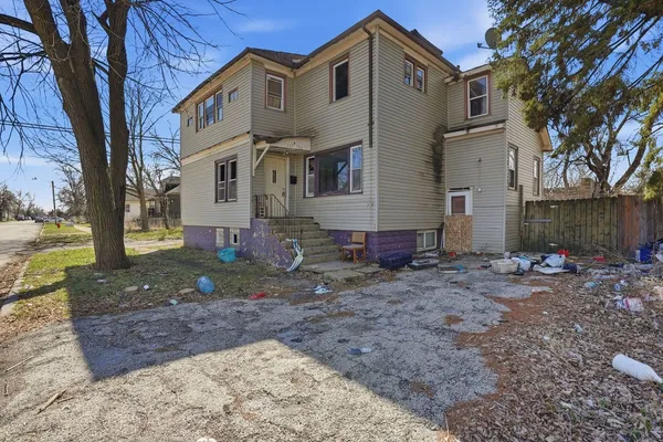 $40,000 | 122 West 150th Street, Harvey, IL 60426