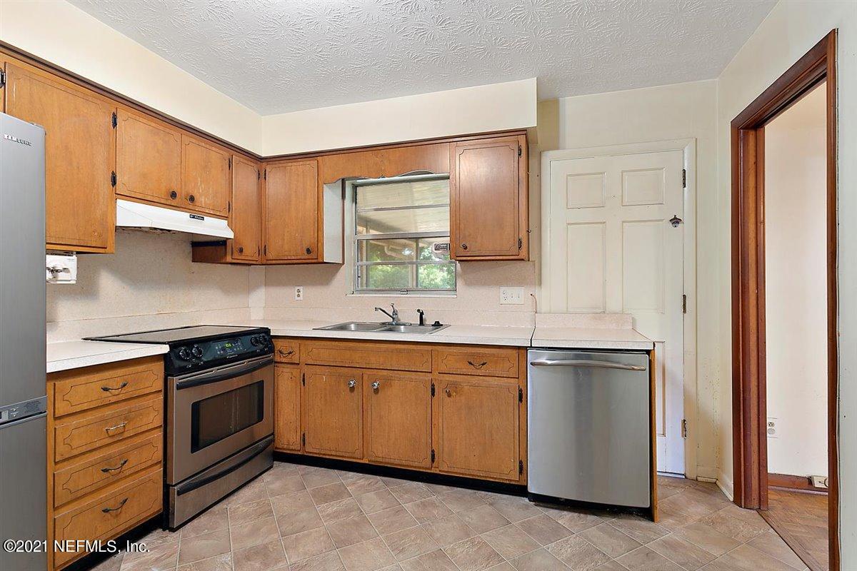 5729 Rover Drive Jacksonville, FL 32244 - Photo 7 of 16 07-Kitchen