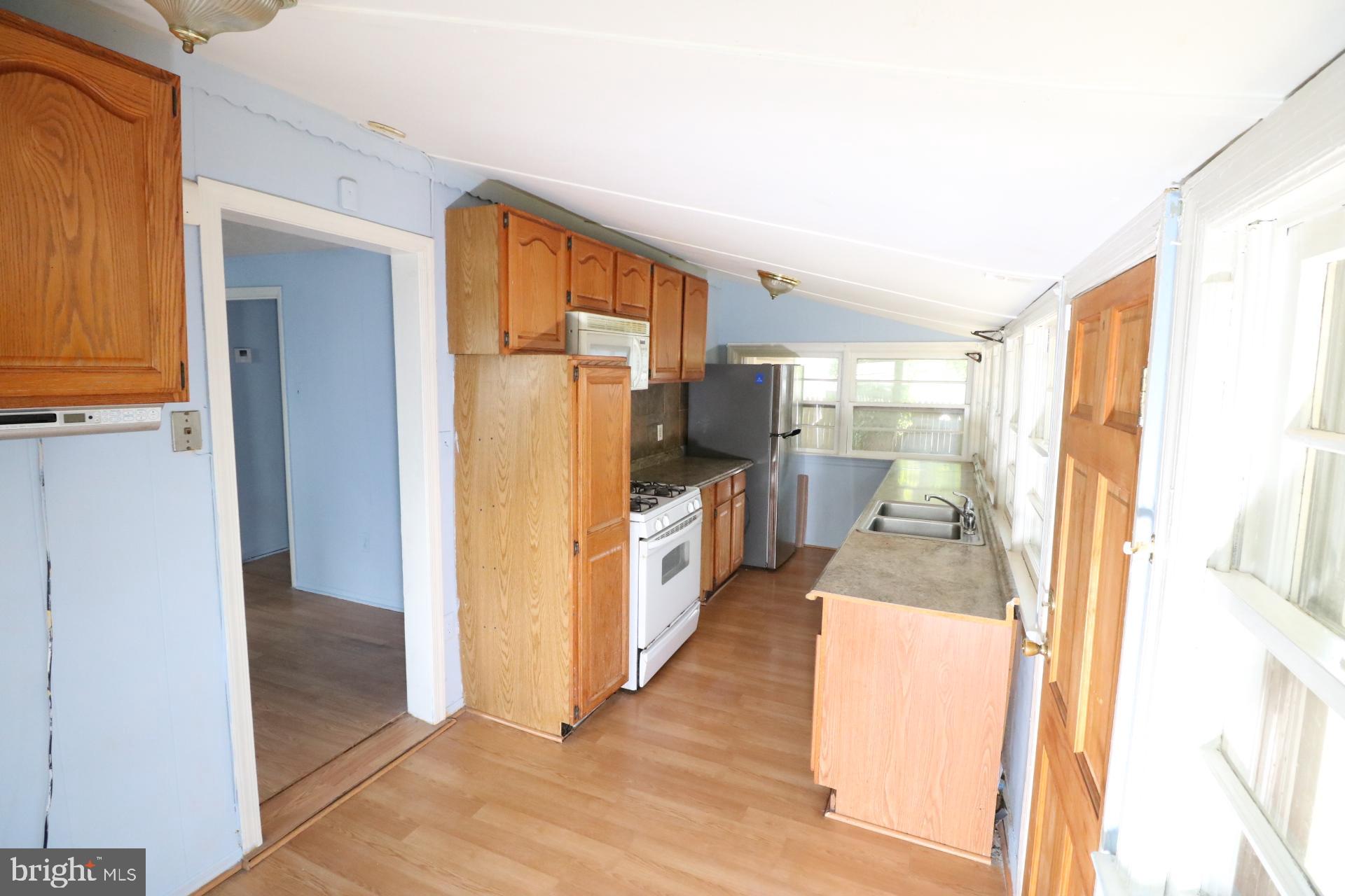 5426 Spring Road Bladensburg, MD 20710 - Photo 3 of 23 Kitchen