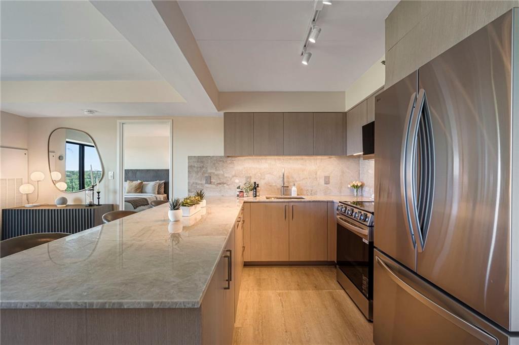 2460 Peachtree Road Northeast, Unit 613 Atlanta, GA 30305 - Photo 7 of 38