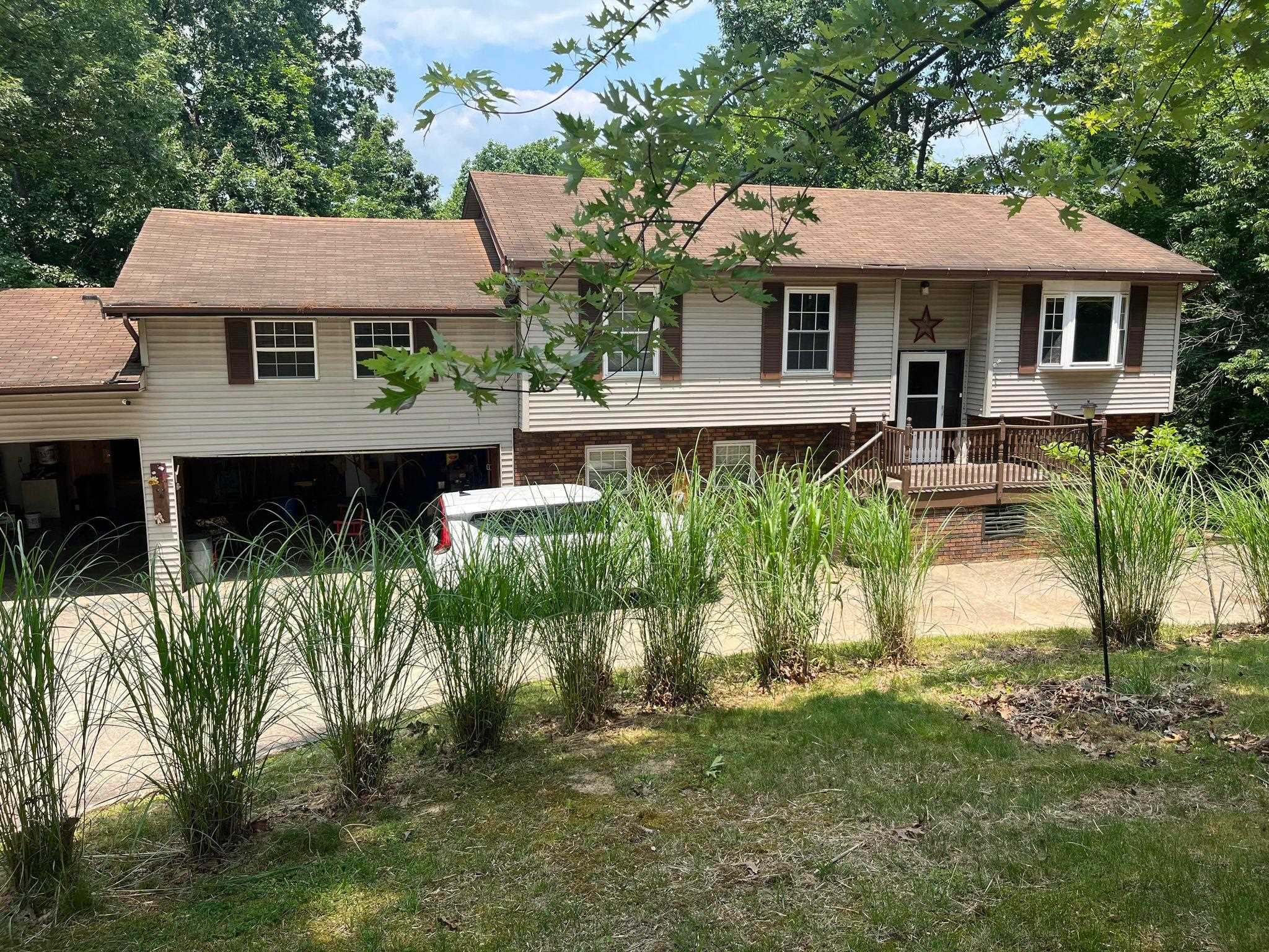54 Hubbards Heights Road Huntington, WV 25704 - Photo 1 of 13