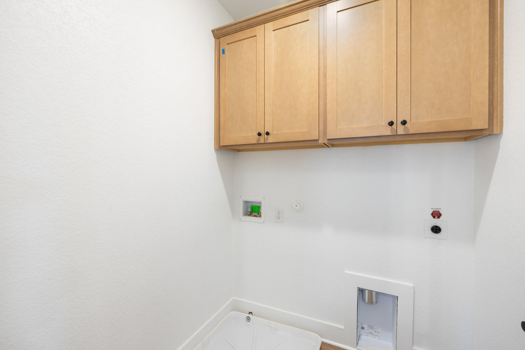 6313 Leftwich Cove Austin, TX 78738 - Photo 26 of 39 a view of cabinets