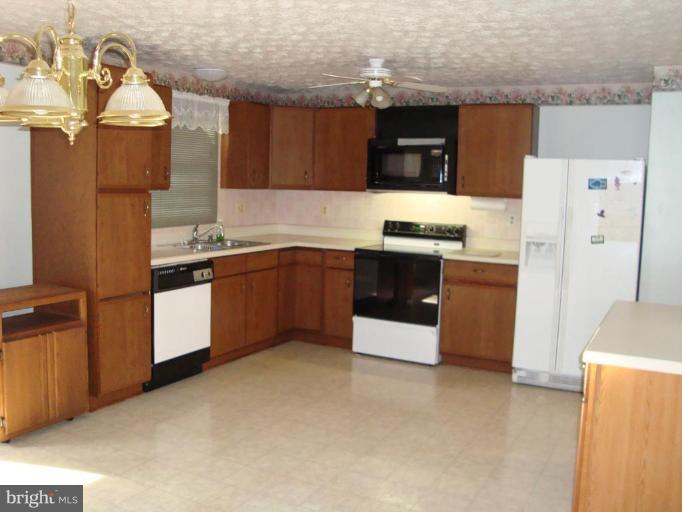2408 Mountain Road Joppa, MD 21085 - Photo 4 of 18 Kitchen
