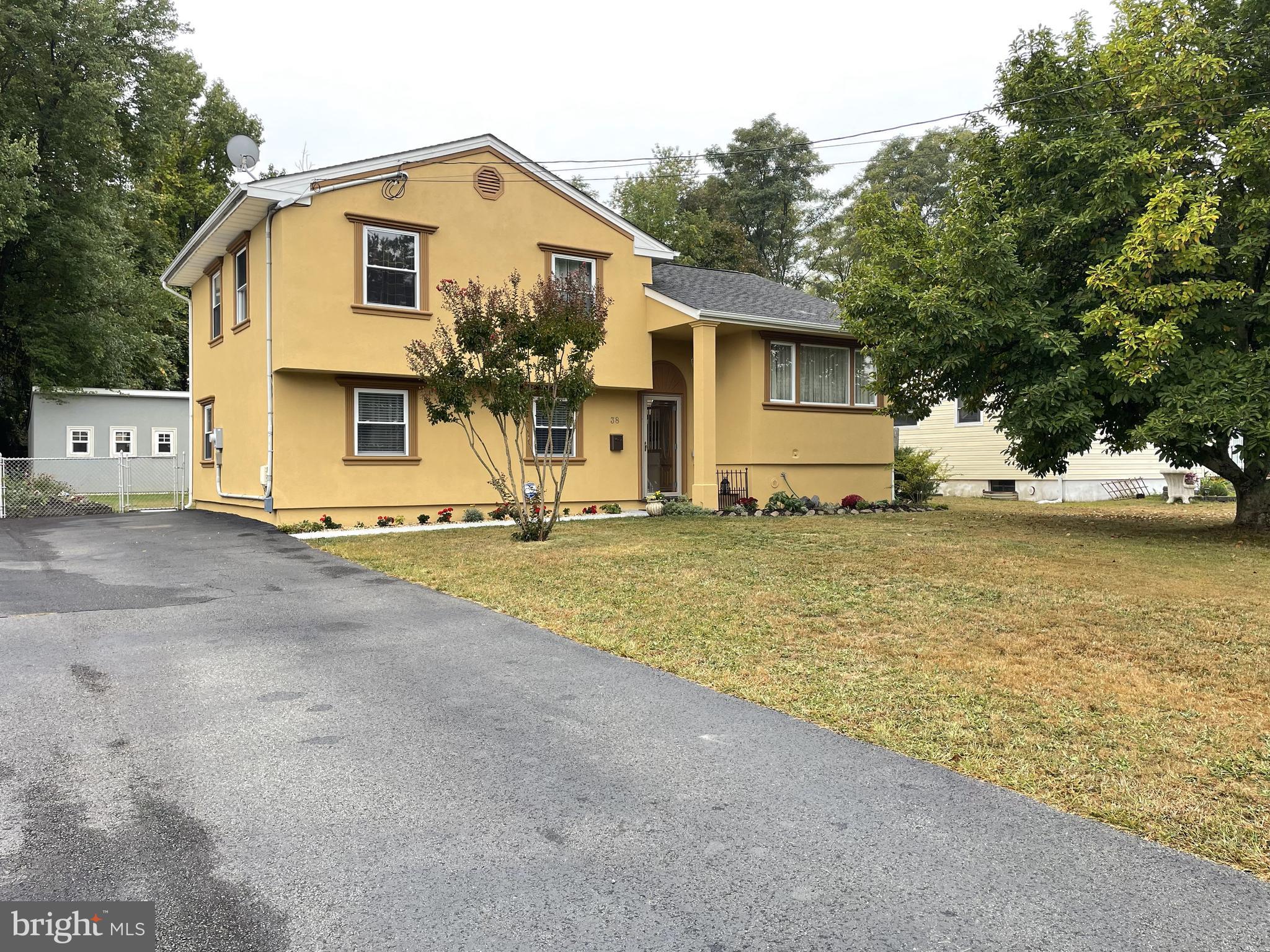 38 Sherbrooke Road Ewing, NJ 08638 - Photo 1 of 33