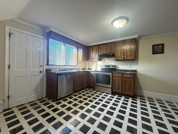$2,000 | 48 Tappan Street, Unit 2, Everett, MA 02149