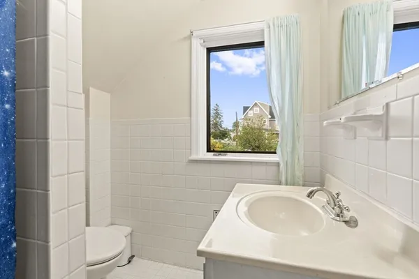 $2,000 | 48 Tappan Street, Unit 2, Everett, MA 02149