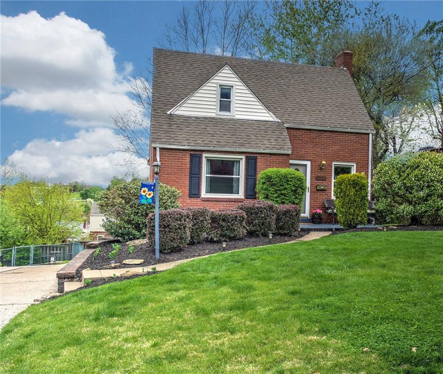 113 Leon Road Green Tree, PA 15220 - Photo 1 of 23 6-minute Downtown Commute. Captivating curb-appeal with an impeccably landscaped yard, 1-car garage, extra covered parking, bonus parking pad area and driveway.