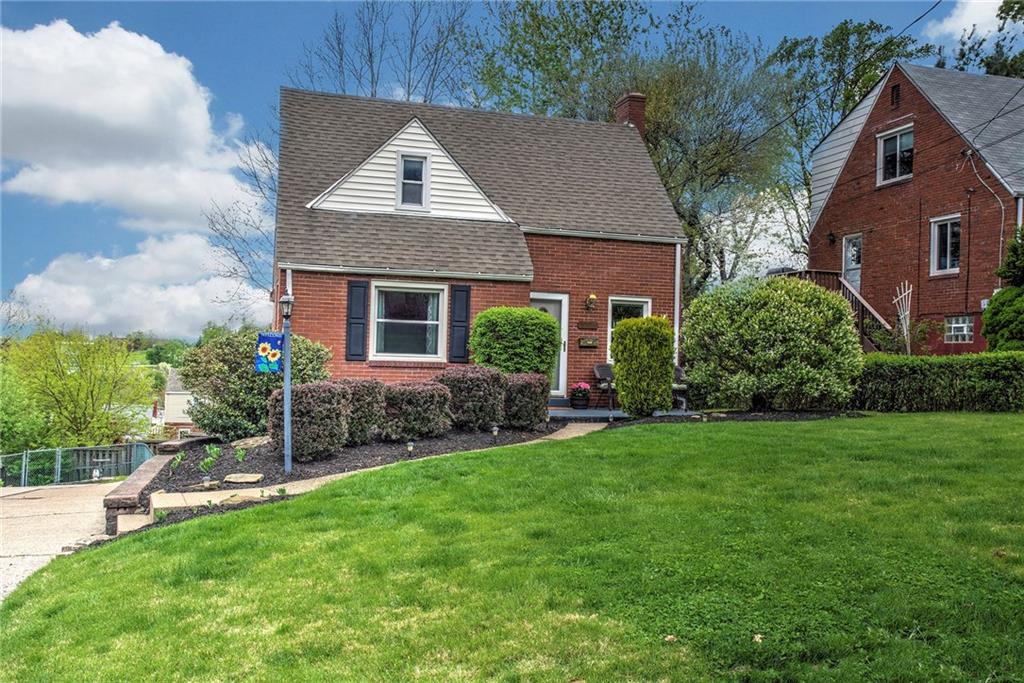 113 Leon Road Green Tree, PA 15220 - Photo 23 of 23 Call or Text Melissa today to schedule a private viewing: 412.377.1337