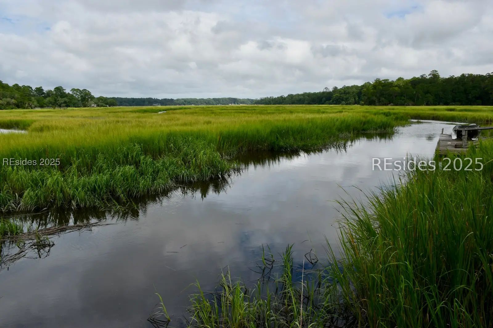 View from pierhead to right