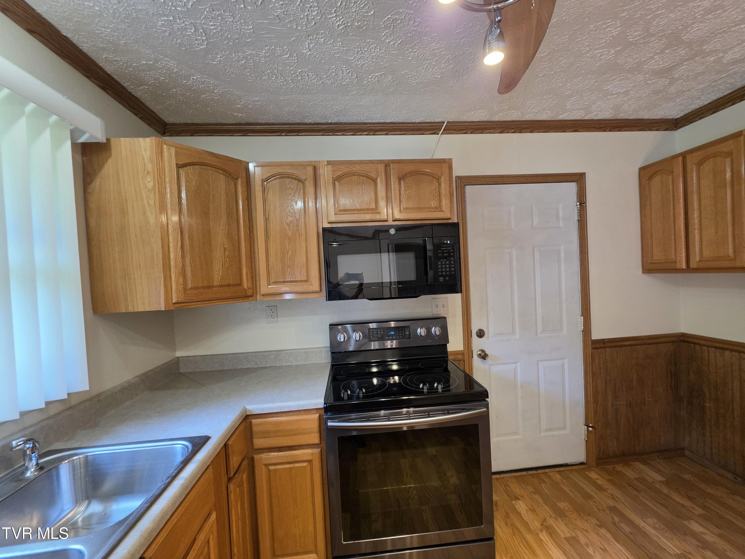 125 Riddle Street Northeast Norton, VA 24273 - Photo 26 of 52 kitchen