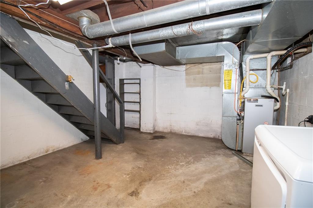 201 Kleber Road Glenshaw, PA 15116 - Photo 27 of 39 a view of utility room