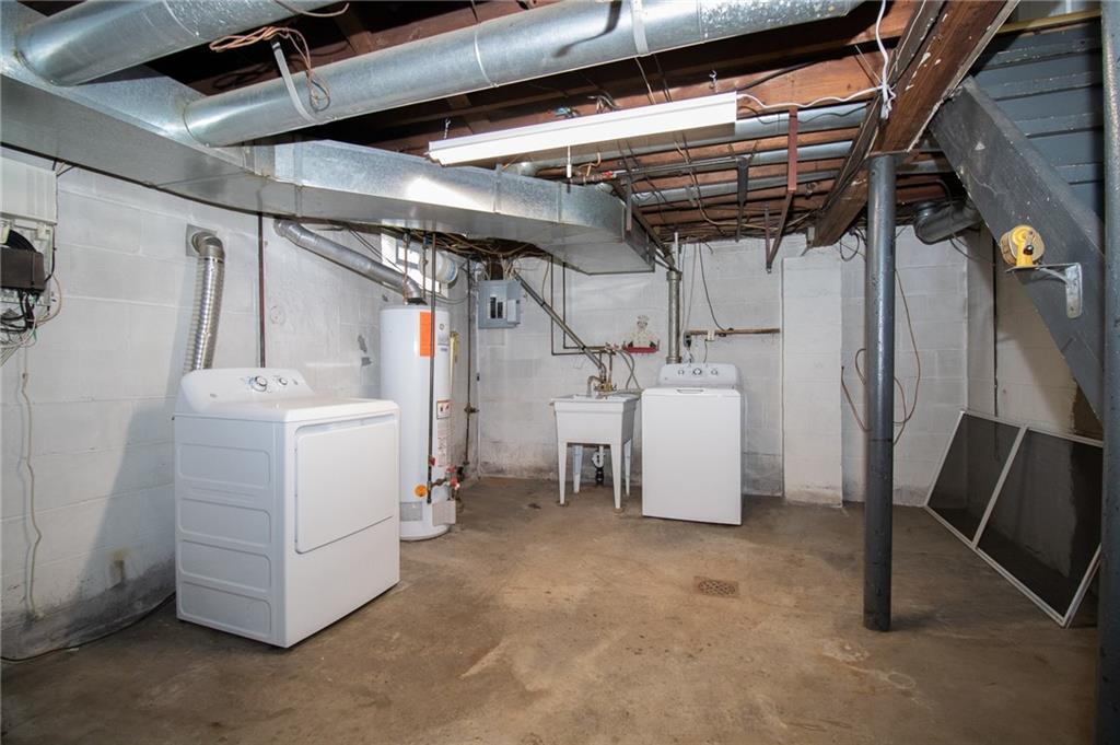 201 Kleber Road Glenshaw, PA 15116 - Photo 29 of 39 a utility room with dryer and washer