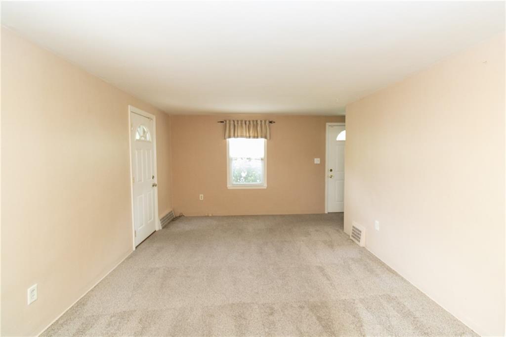 201 Kleber Road Glenshaw, PA 15116 - Photo 6 of 39 an empty room with windows and closet