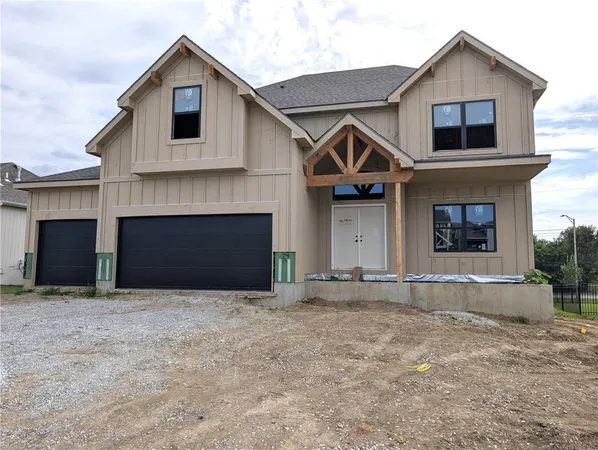 $579,900 | 10304 North Oakland Avenue, Kansas City, MO 64157