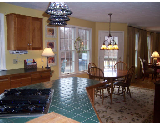 136 Joseph Road Boxborough, MA 01719 - Photo 8 of 22