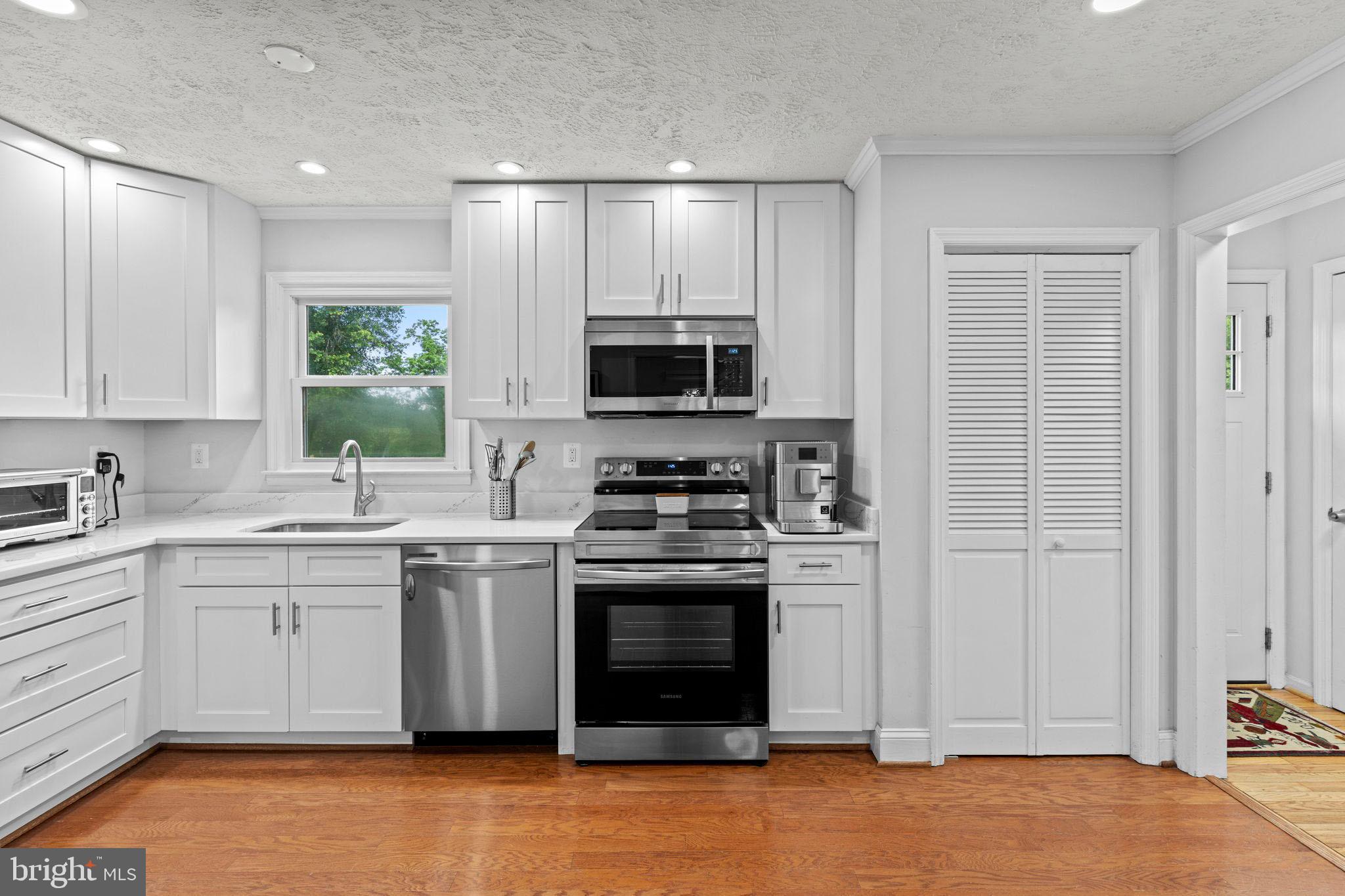 20103 Shelburne Glebe Road Purcellville, VA 20132 - Photo 12 of 60