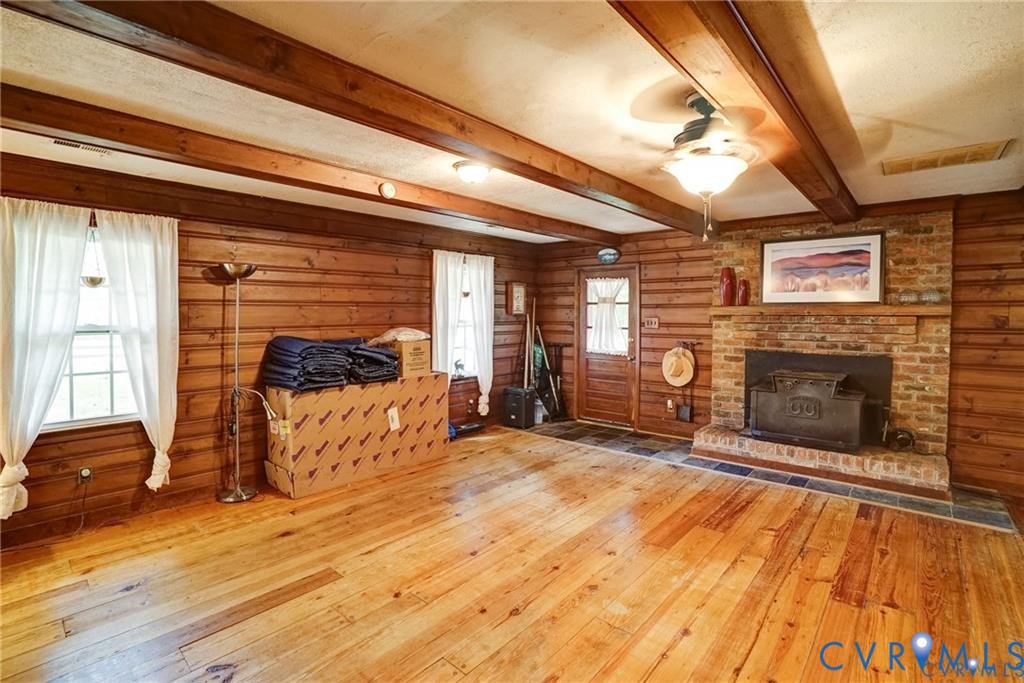 14357 Western Riders Lane Glen Allen, VA 23059 - Photo 5 of 21 a view of living room with furniture and a fireplace