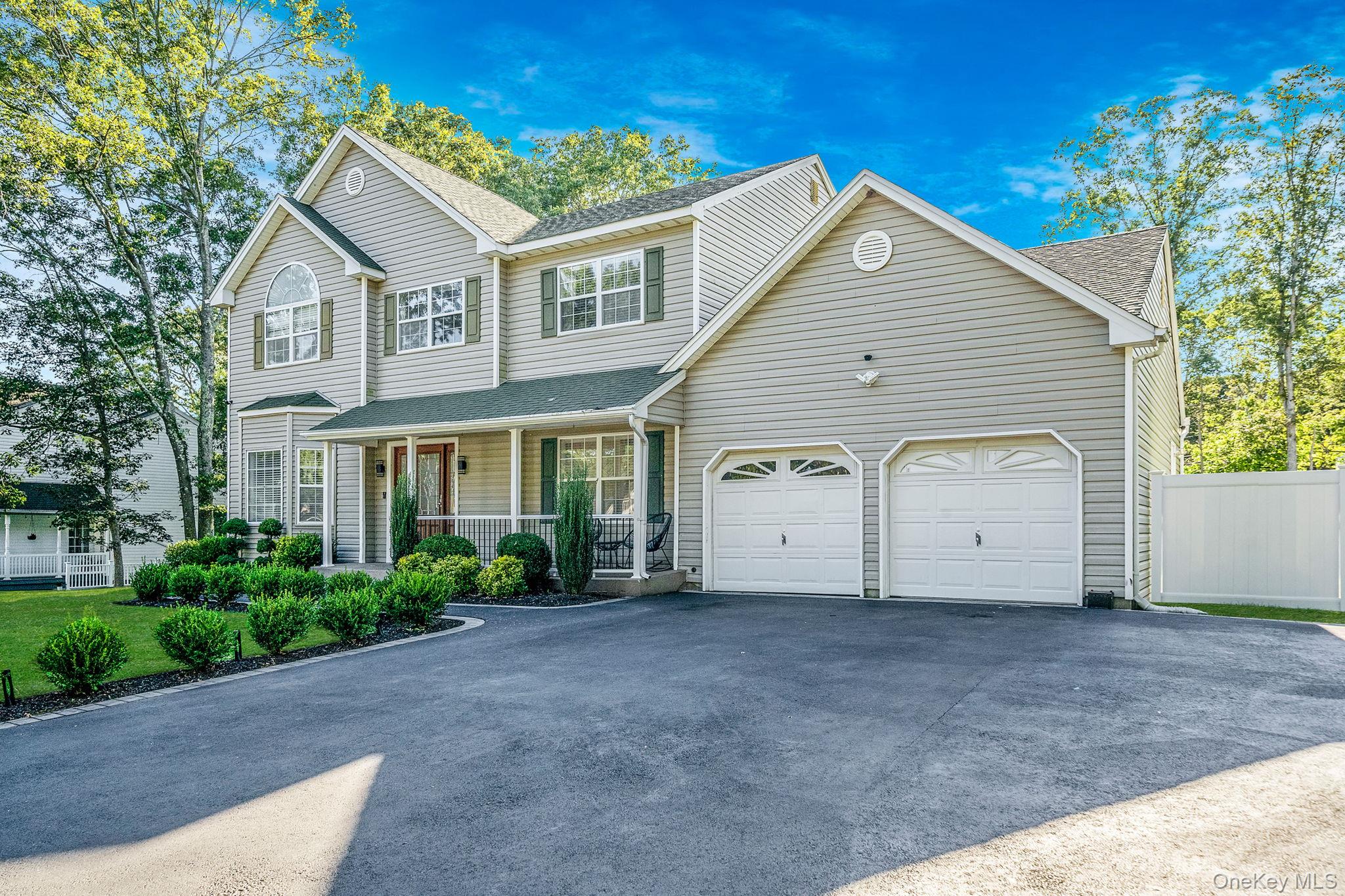 3 Embassy Road Selden, NY 11784 - Photo 1 of 45 Gallery Image 1