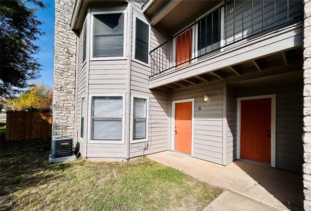 $1,195 | 8913 Schick Road, Unit B, Austin, TX 78729