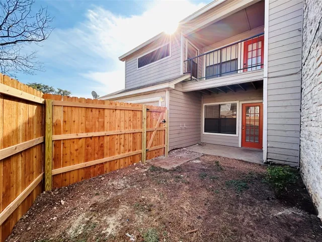 $1,195 | 8913 Schick Road, Unit B, Austin, TX 78729