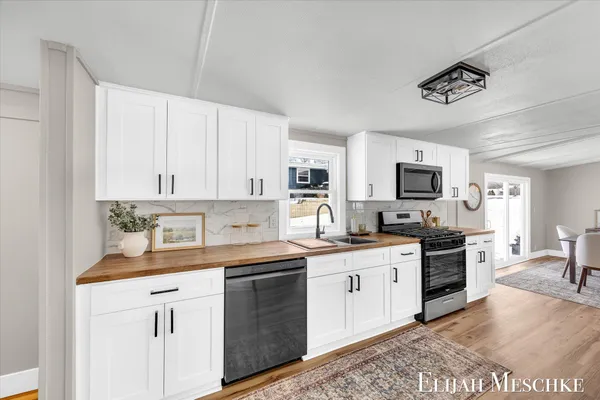 $189,900 | 208 Clark Street, Lakeview, MI 48850