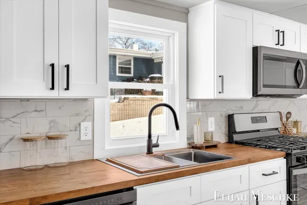 $189,900 | 208 Clark Street, Lakeview, MI 48850