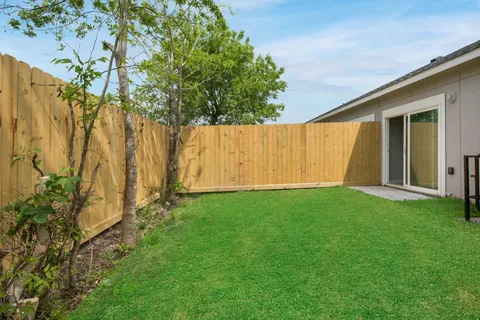 $1,625 | 5911 Westover Street, Unit B, Houston, TX 77033