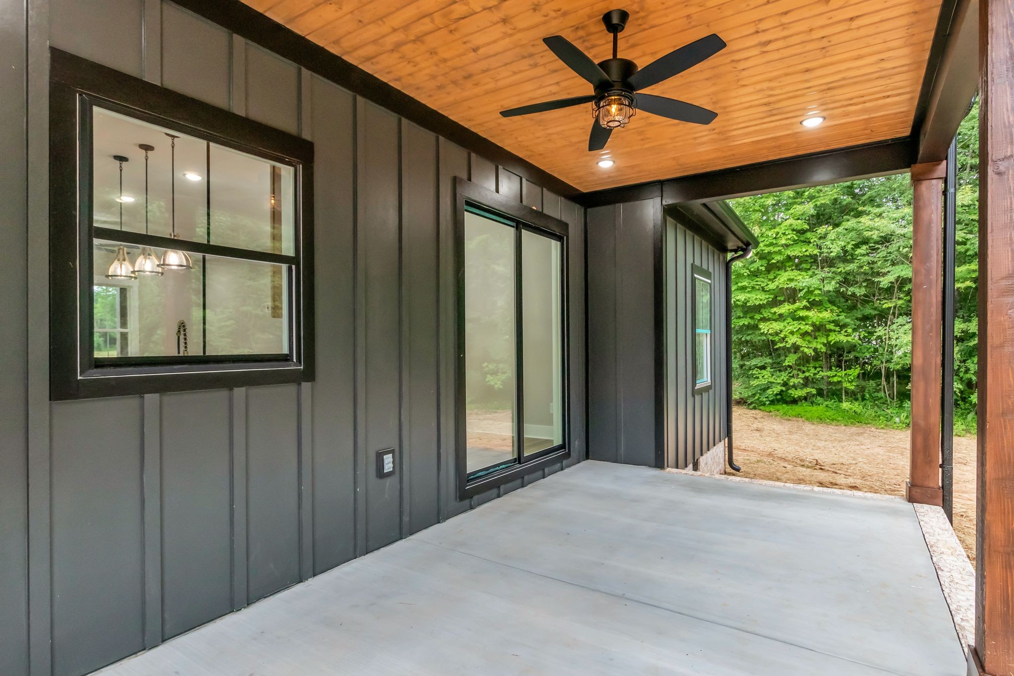 4106 Asbury Road Manchester, TN 37355 - Photo 36 of 58 a very nice looking room with a large window and a ceiling fan
