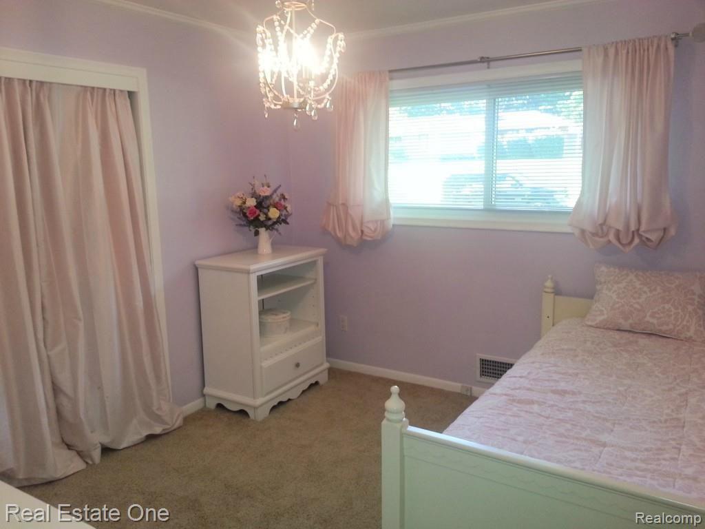 28198 Hawberry Road Farmington, MI 48331 - Photo 14 of 23 Bedroom