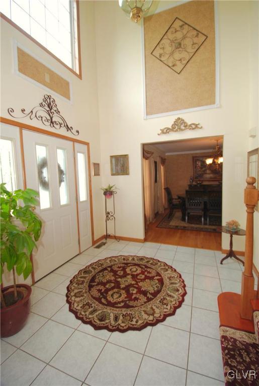 625 Turkey Ridge Road Mount Bethel, PA 18343 - Photo 3 of 43 a view of a entryway with furniture