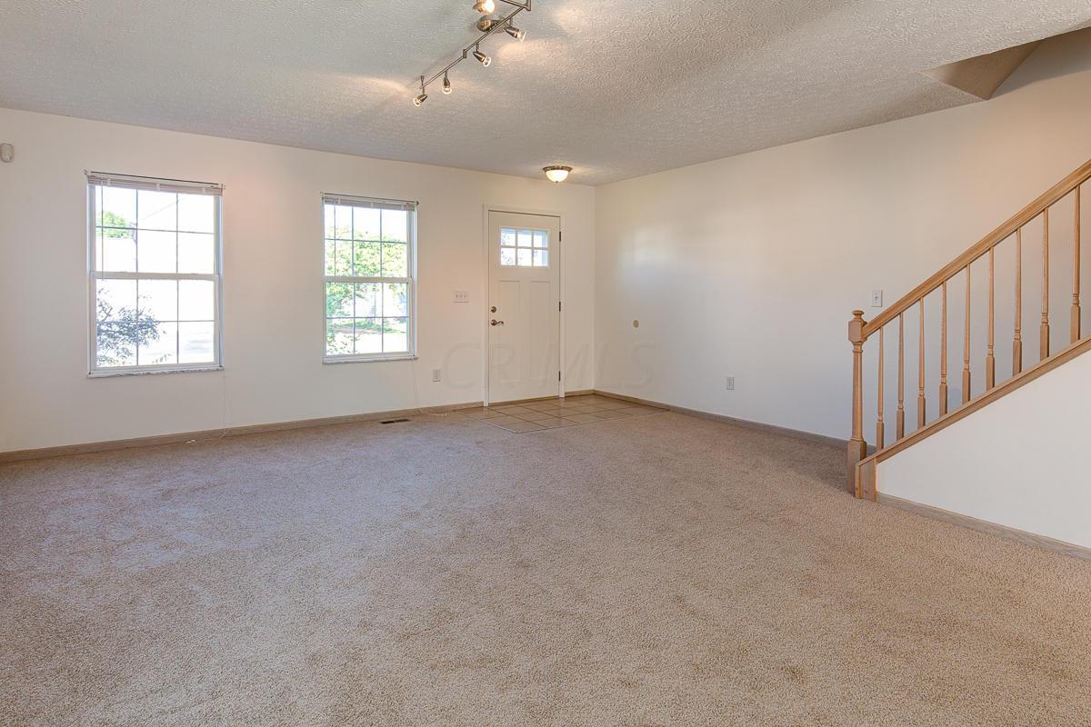2962 Remington Ridge Road Columbus, OH 43232 - Photo 3 of 25 Gallery Image 3