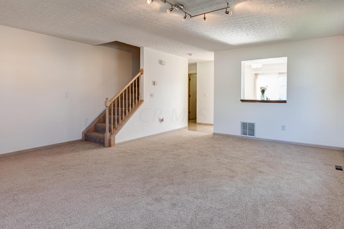 2962 Remington Ridge Road Columbus, OH 43232 - Photo 4 of 25 Gallery Image 4