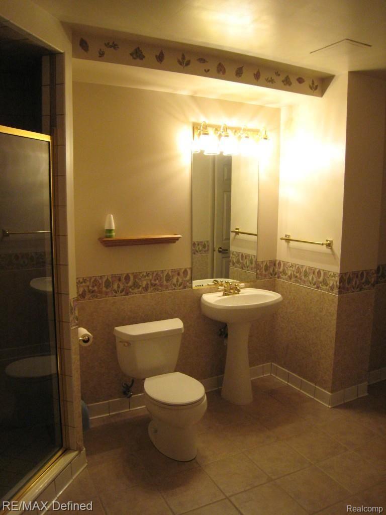 798 Loggers Circle Rochester, MI 48307 - Photo 30 of 32 Loggers Circle 043.jpg