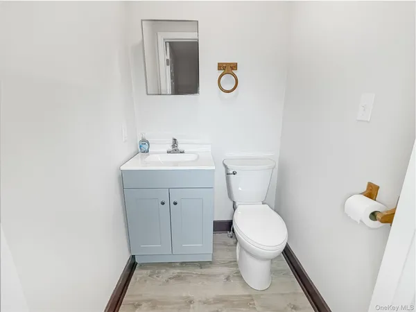 $3,000 | 4332 Albany Post Road, Unit 5, Hyde Park, NY 12538